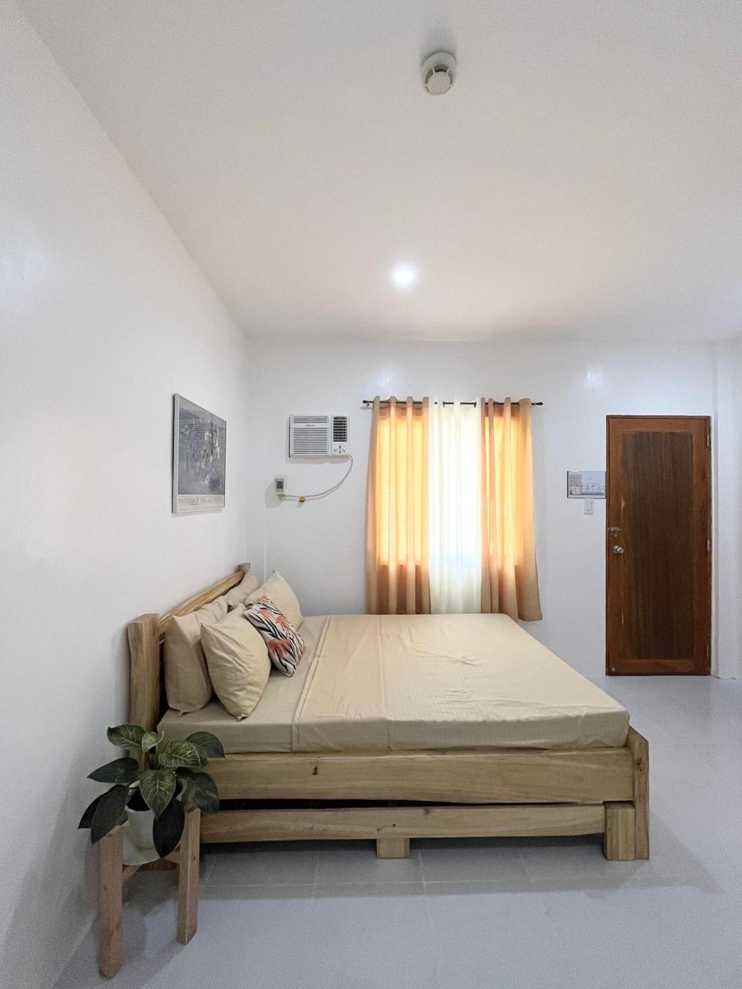 Sunnydale Apartelle -Room Accommodation Near Calatagan Beach Resorts Batangas Luaran gambar