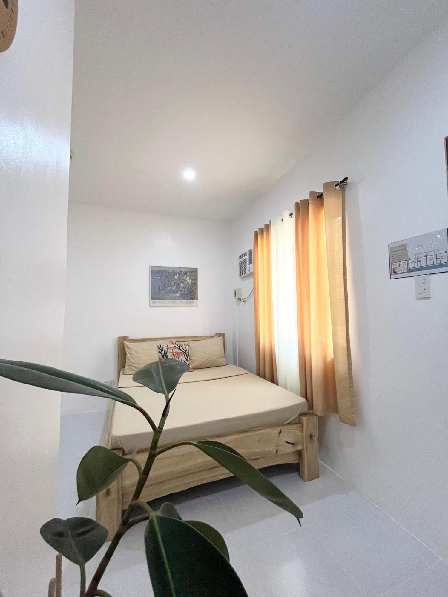Sunnydale Apartelle -Room Accommodation Near Calatagan Beach Resorts Batangas Luaran gambar