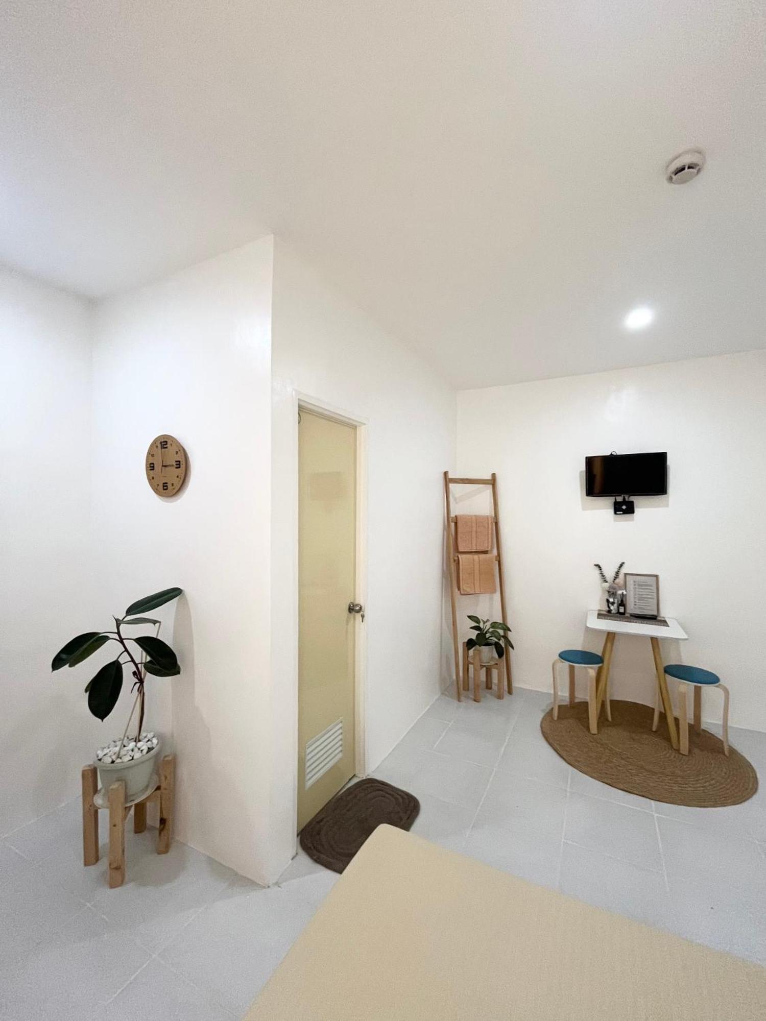 Sunnydale Apartelle -Room Accommodation Near Calatagan Beach Resorts Batangas Luaran gambar